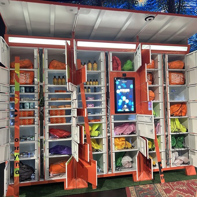 Stocked compartments inside a BeSeen machine